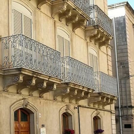Casa Di Hilde Panzió Scicli Kültér fotó